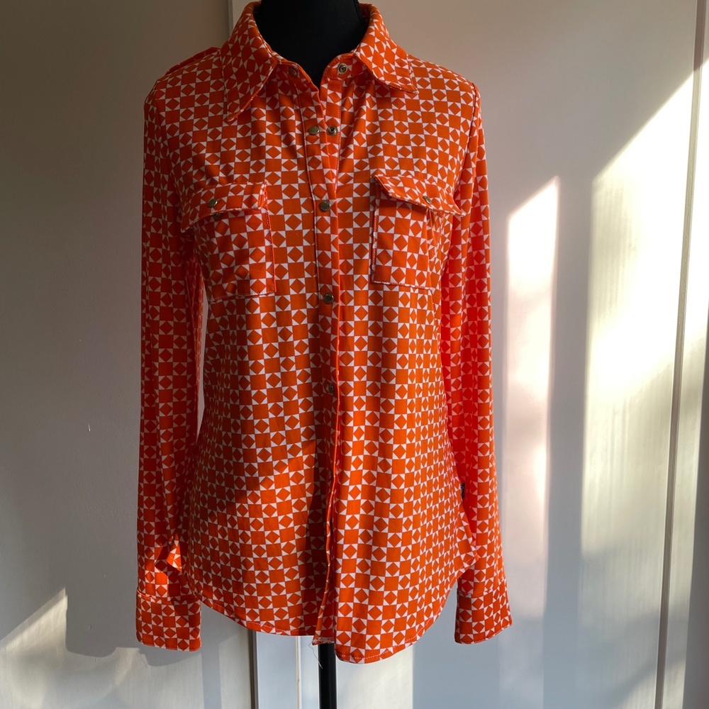 Sport graphic orange button shirt